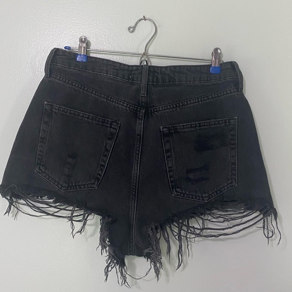 Forever 21 High Rise Black Distressed Denim Jean Fray Hem Shorts Size 30 - Picture 2 of 11